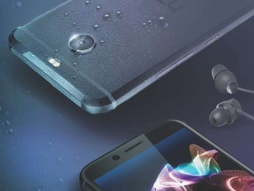 Bild:HTC präsentiert das neue HTC 10 evo.
